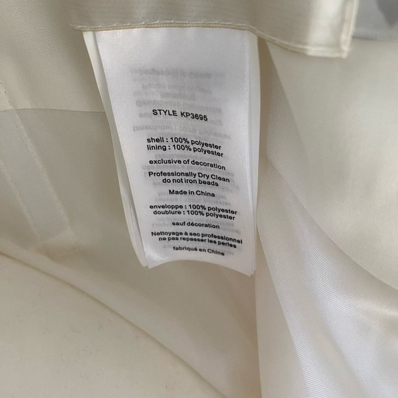 NWT David's Bridal Ivory Empire Crinkle Chiffon Gown with Lace Applique Size 10 - Picture 7 of 13